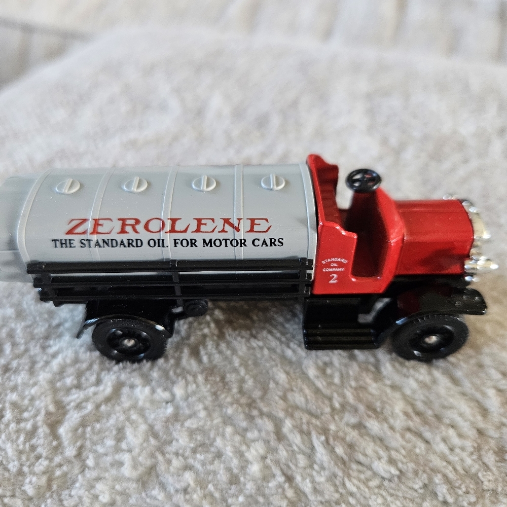 Lledo Chevron Zerolene Truck - Picture 5 of 11